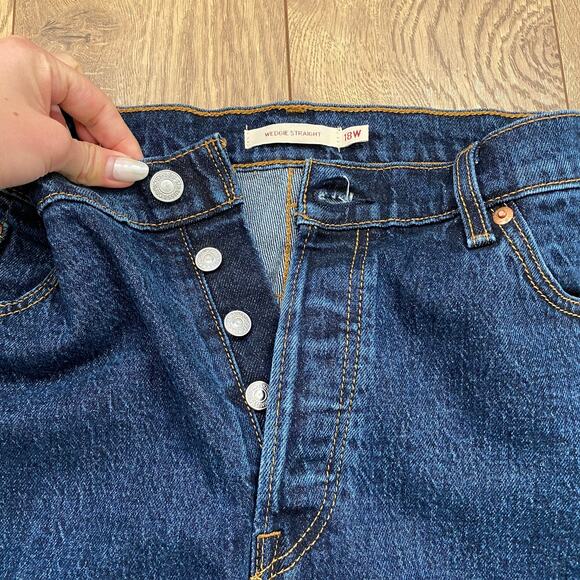 Levi's WEDGIE STRAIGHT FIT WOMEN'S JEANS (PLUS SIZE) 18W - Picture 6 of 9
